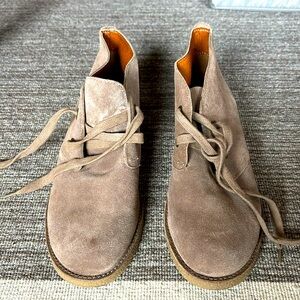 Lucky Brand Suede “Emellia” womens 8.5M tan / taupe chukka desert boots shoes